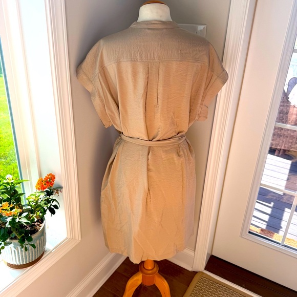 GAP Beige Button-Up Dress with Belt - Picture 2 of 5